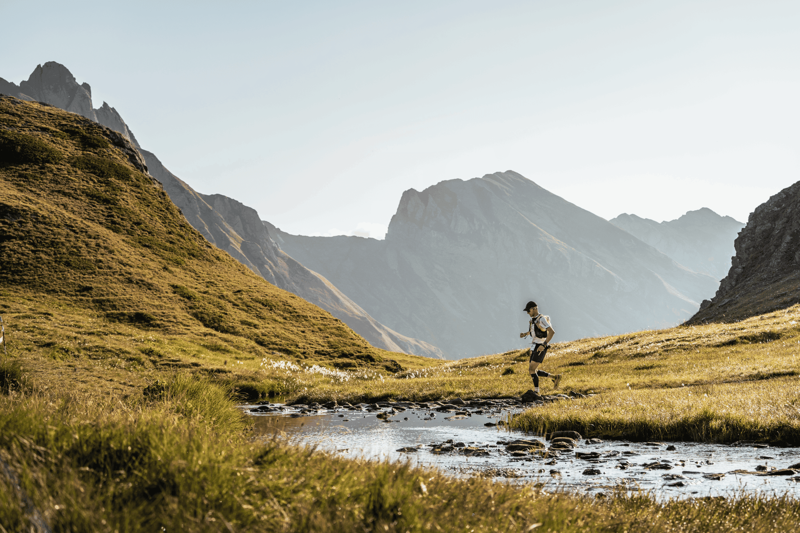 Randonnée en montagne avec vue panoramique